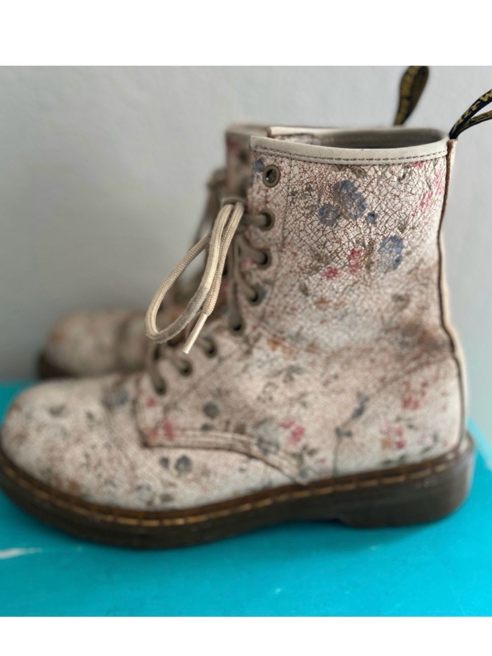 Dr. Martens | 1460 Pascal Cracked Floral Leather Size 41 or US 9 - Picture 4 of 8